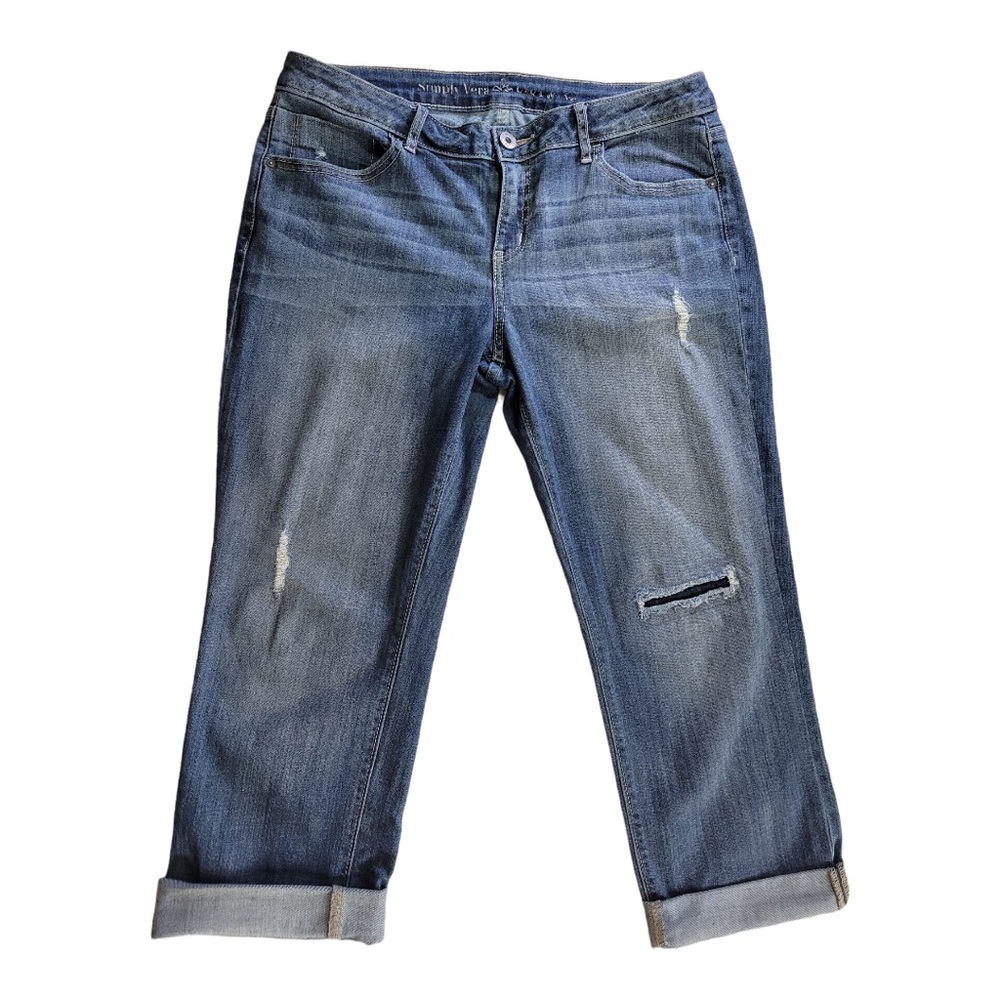 Simply Vera Lightly Distressed Cropped Boyfriend Jeans